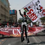 El euro sube ante la debilidad del dólar por déficit en EE. UU. Cierres en el Metro CDMX por protestas de la CNTE