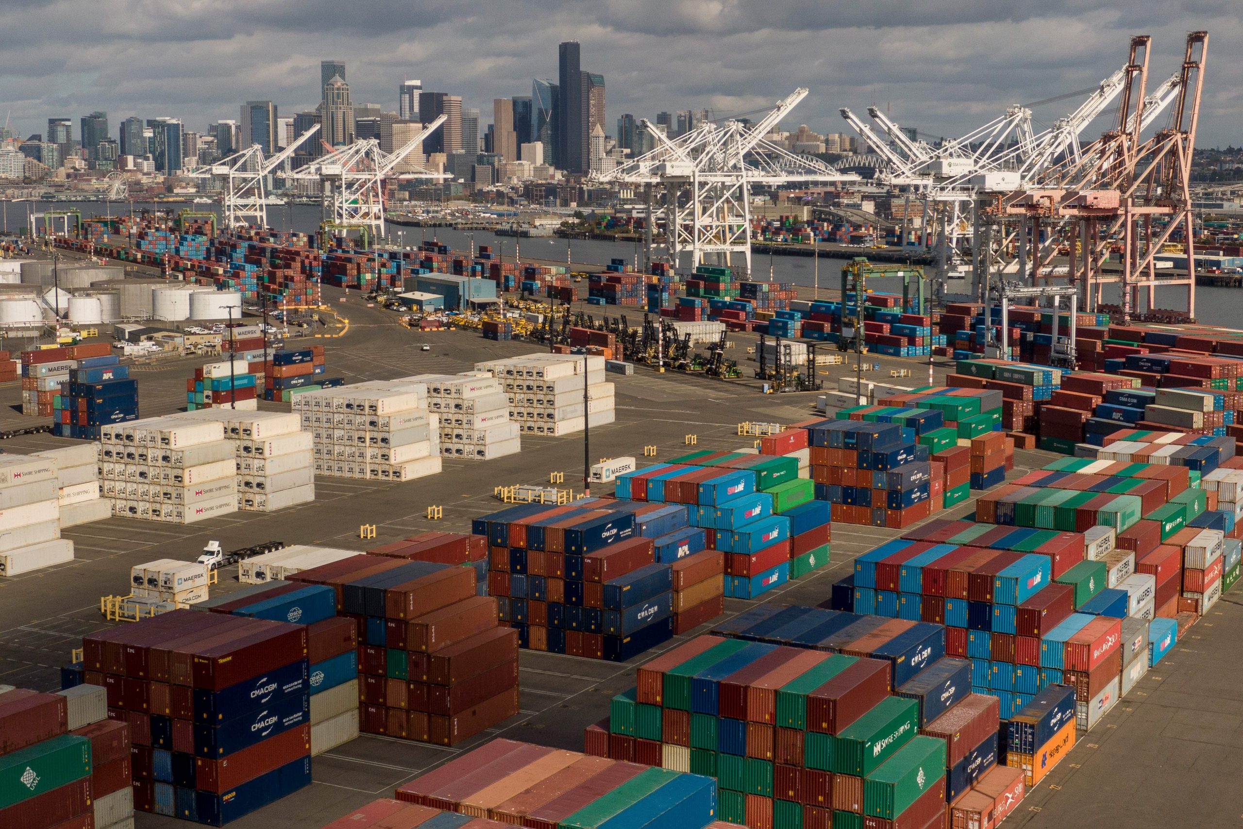 Dólar se desploma por tensiones comerciales impulsadas por Trump Dólar se desploma por tensiones comerciales impulsadas por Trump