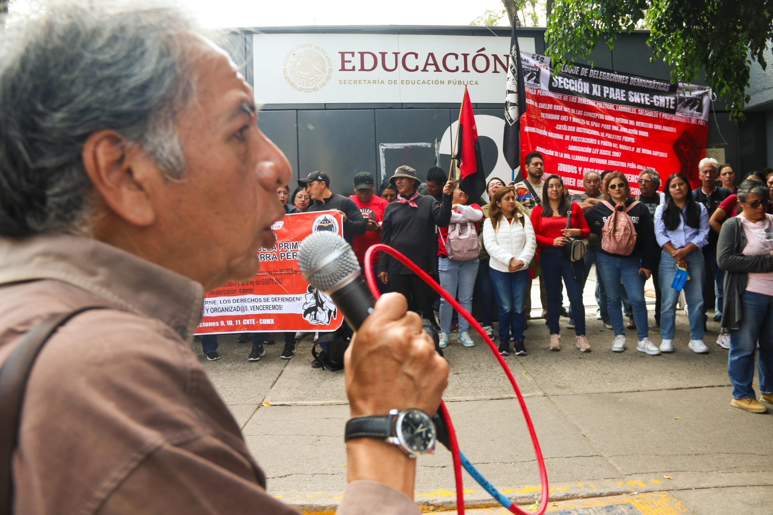 “Herencia y Desafíos del Sistema Educativo en México” "Herencia y Desafíos del Sistema Educativo en México"