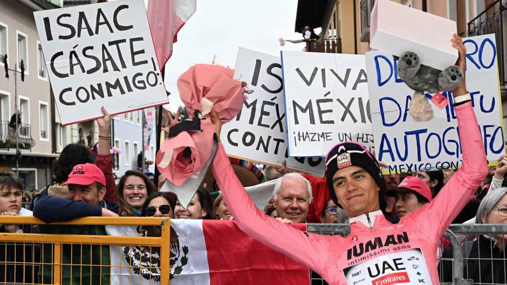 Isaac del Toro hace historia en el Giro de Italia Isaac del Toro hace historia en el Giro de Italia