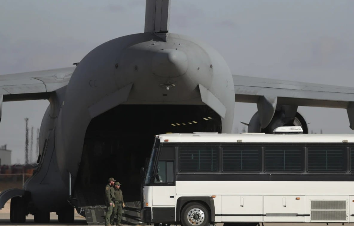 Juez ordena a Trump permitir regreso de migrante deportado por error Juez ordena a Trump permitir regreso de migrante deportado por error