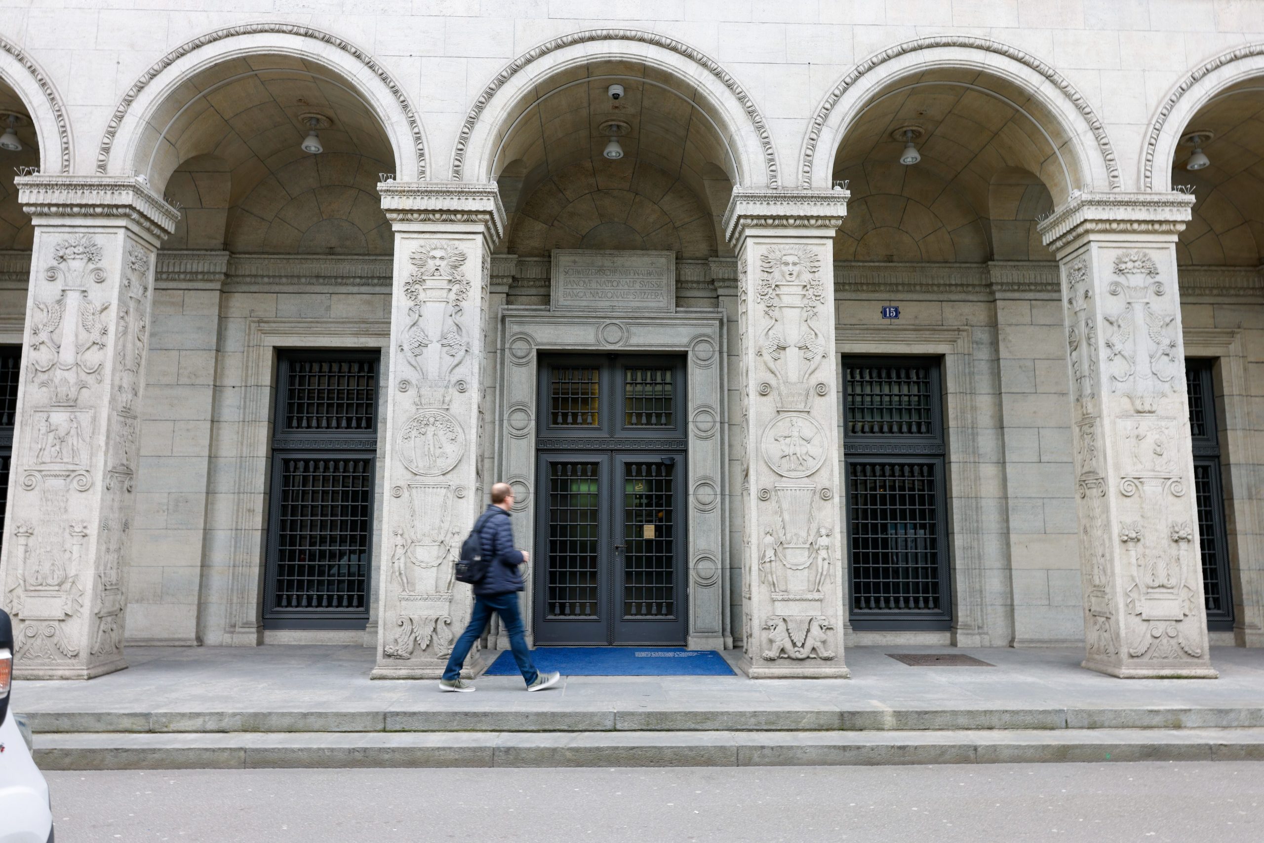 “La Neutralidad y Prosperidad de Ginebra: Lecciones desde Suiza” "La Neutralidad y Prosperidad de Ginebra: Lecciones desde Suiza"