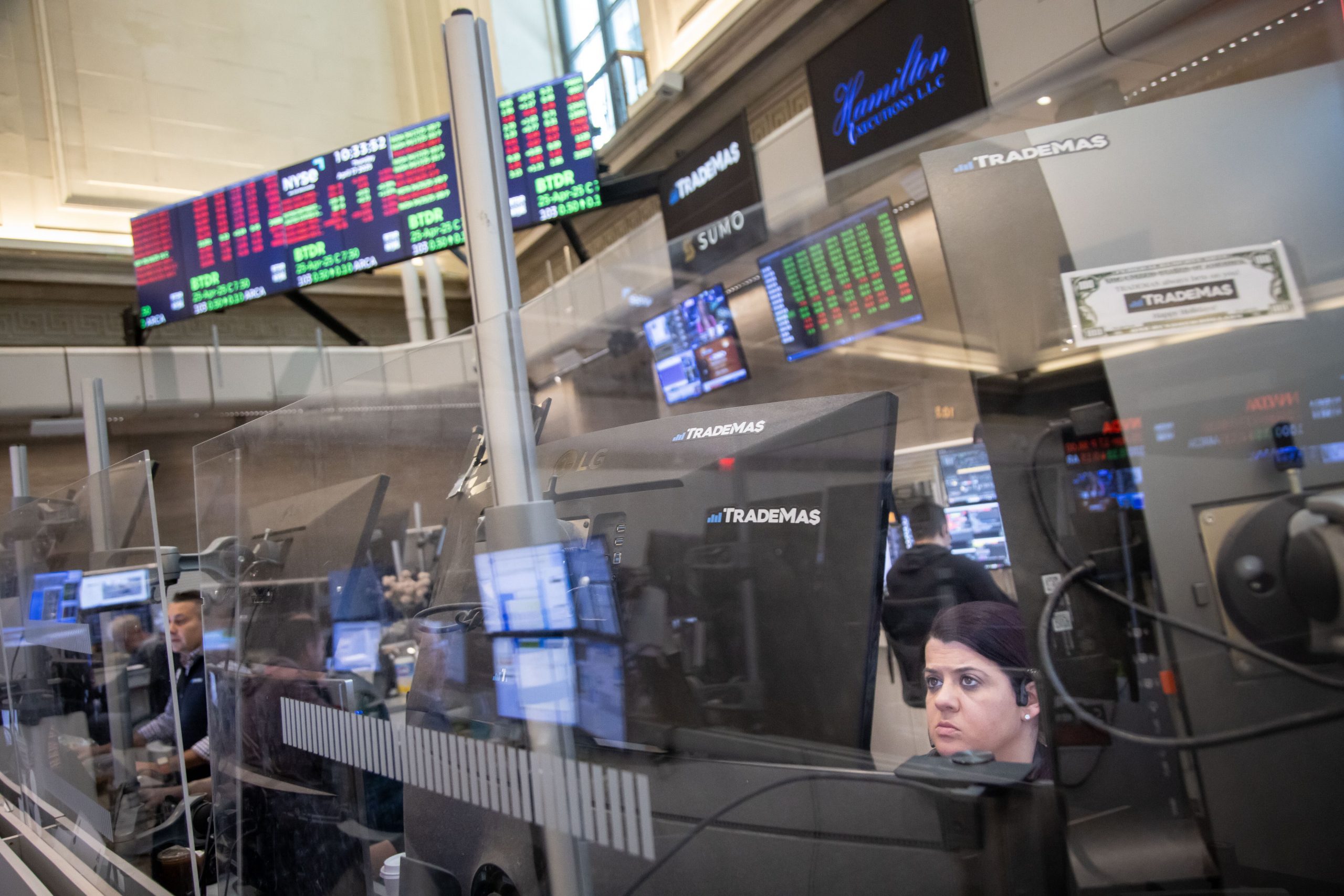 Mercados caen por amenazas arancelarias de Trump Mercados caen por amenazas arancelarias de Trump