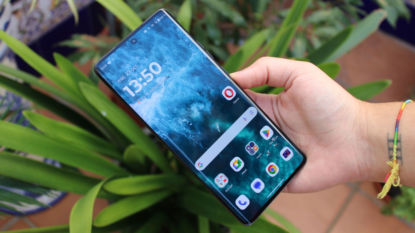 Motorola Edge 50 Neo: equilibrio, diseño y gran oferta en Amazon