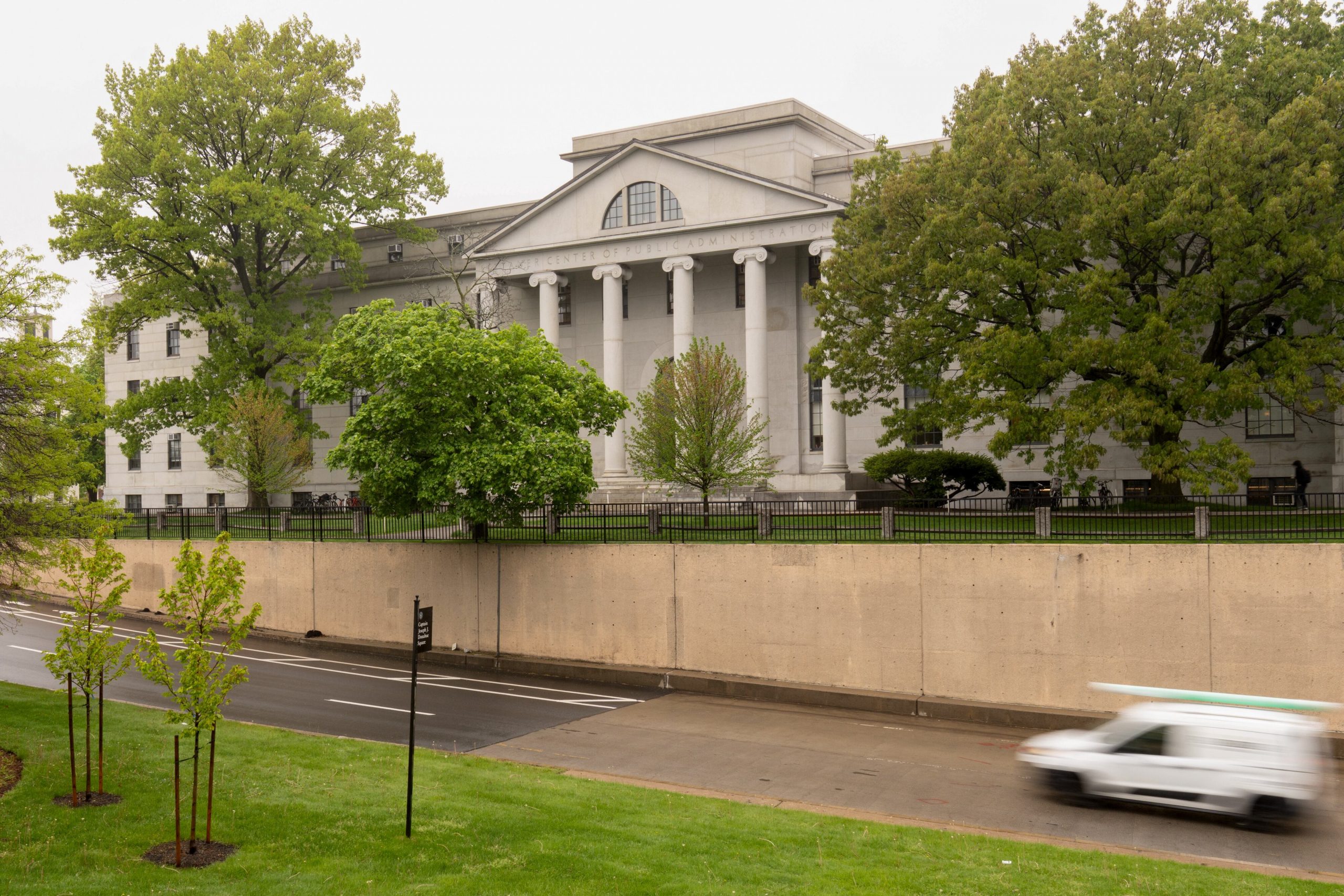 “Restricciones de Visas para Estudiantes en EE.UU.” "Restricciones de Visas para Estudiantes en EE.UU."