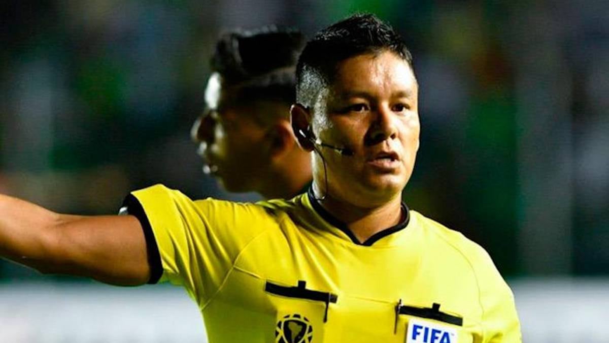 Universitario vence a Cristal y vuelve a la cima Universitario vence a Cristal y vuelve a la cima