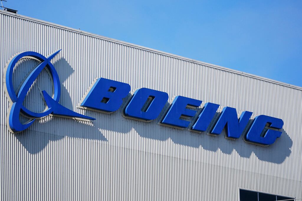 “Accidente del Dreamliner en India: Vuelve la Crisis de Boeing” "Accidente del Dreamliner en India: Vuelve la Crisis de Boeing"