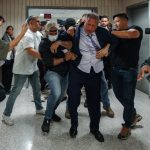 Arresto del Candidato Alcalde de NYC Brad Lander por Defensa de Inmigrante Arresto del Candidato Alcalde de NYC Brad Lander por Defensa de Inmigrante