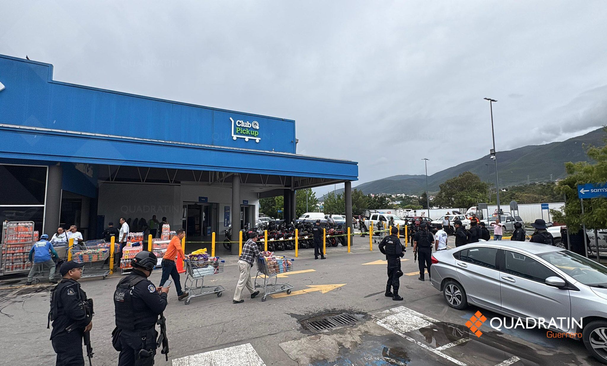 “Asalto en Sam’s Club durante Huracán Erick en Guerrero” "Asalto en Sam's Club durante Huracán Erick en Guerrero"
