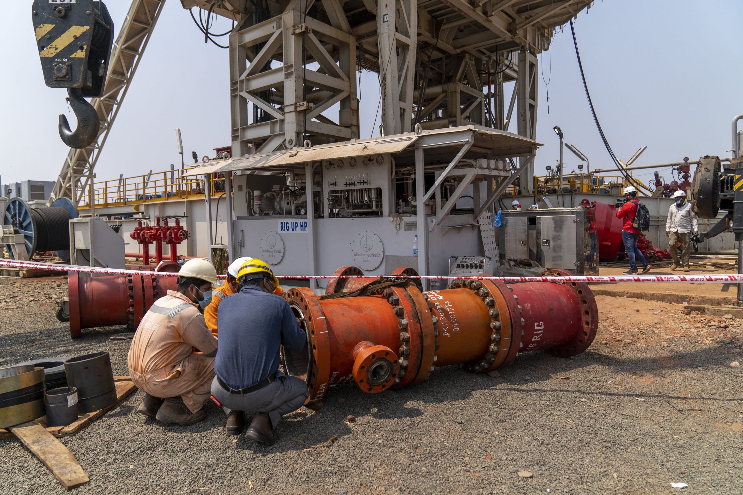 “Ataques Israel-Irán Impactan en Mercados de Crudo y Divisas” "Ataques Israel-Irán Impactan en Mercados de Crudo y Divisas"