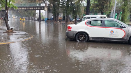“CDMX: Alerta Naranja por Lluvias e Inundaciones” "CDMX: Alerta Naranja por Lluvias e Inundaciones"