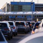 “De Vecinos Distantos a Enemigos en Puerta: Un Cambio Radical en la Relación México-EE.UU.” "De Vecinos Distantos a Enemigos en Puerta: Un Cambio Radical en la Relación México-EE.UU."