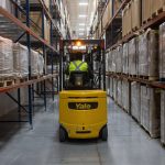 "Declive del Dólar: Impacto en el Comercio Internacional"