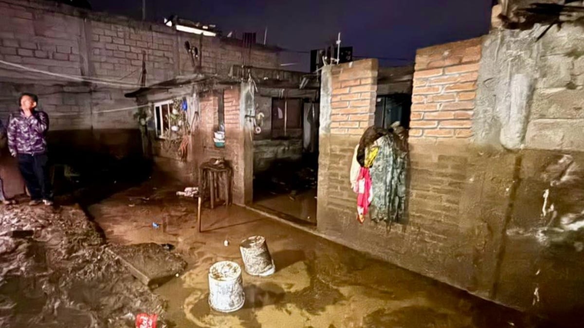 Desbordamiento del Río Mazacalco Afecta Tianguistenco Desbordamiento del Río Mazacalco Afecta Tianguistenco