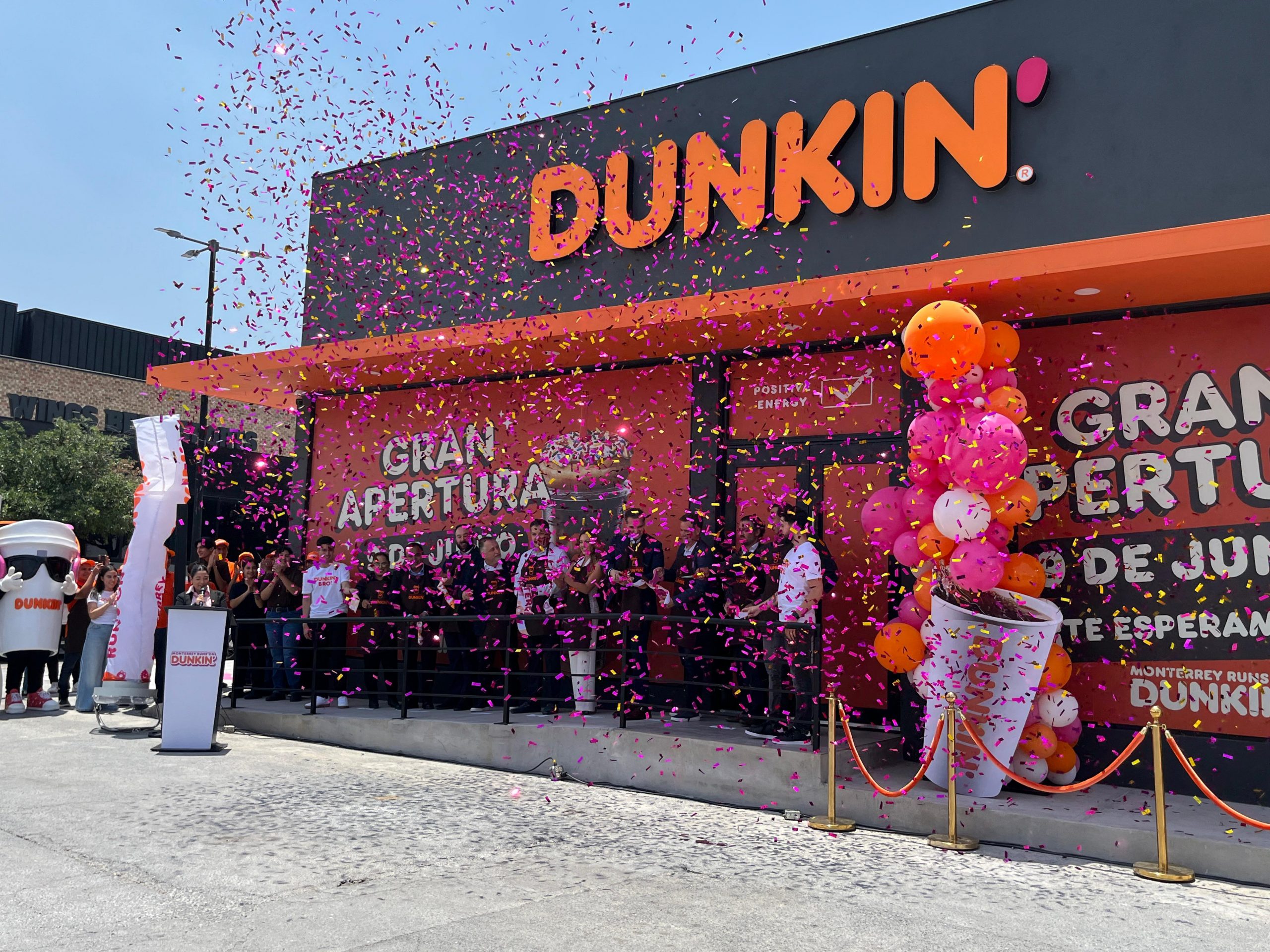 “Dunkin’ Expande su Presencia en el Norte de México con Nueva Sucursal en Monterrey” "Dunkin' Expande su Presencia en el Norte de México con Nueva Sucursal en Monterrey"
