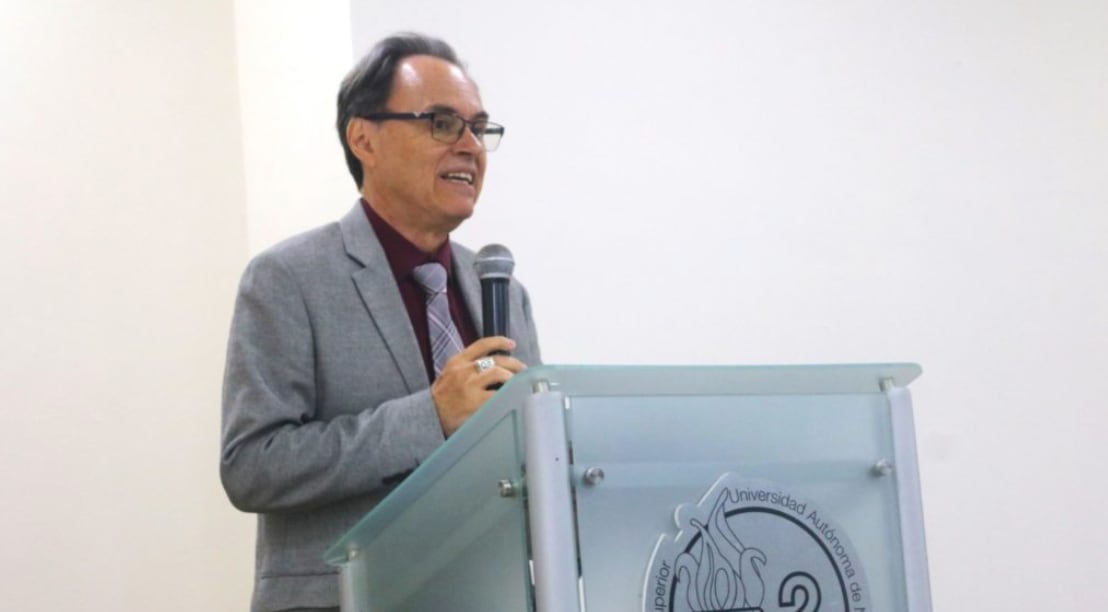 “Homenaje a Alfonso Reyes en la Preparatoria 2 de UANL” "Homenaje a Alfonso Reyes en la Preparatoria 2 de UANL"