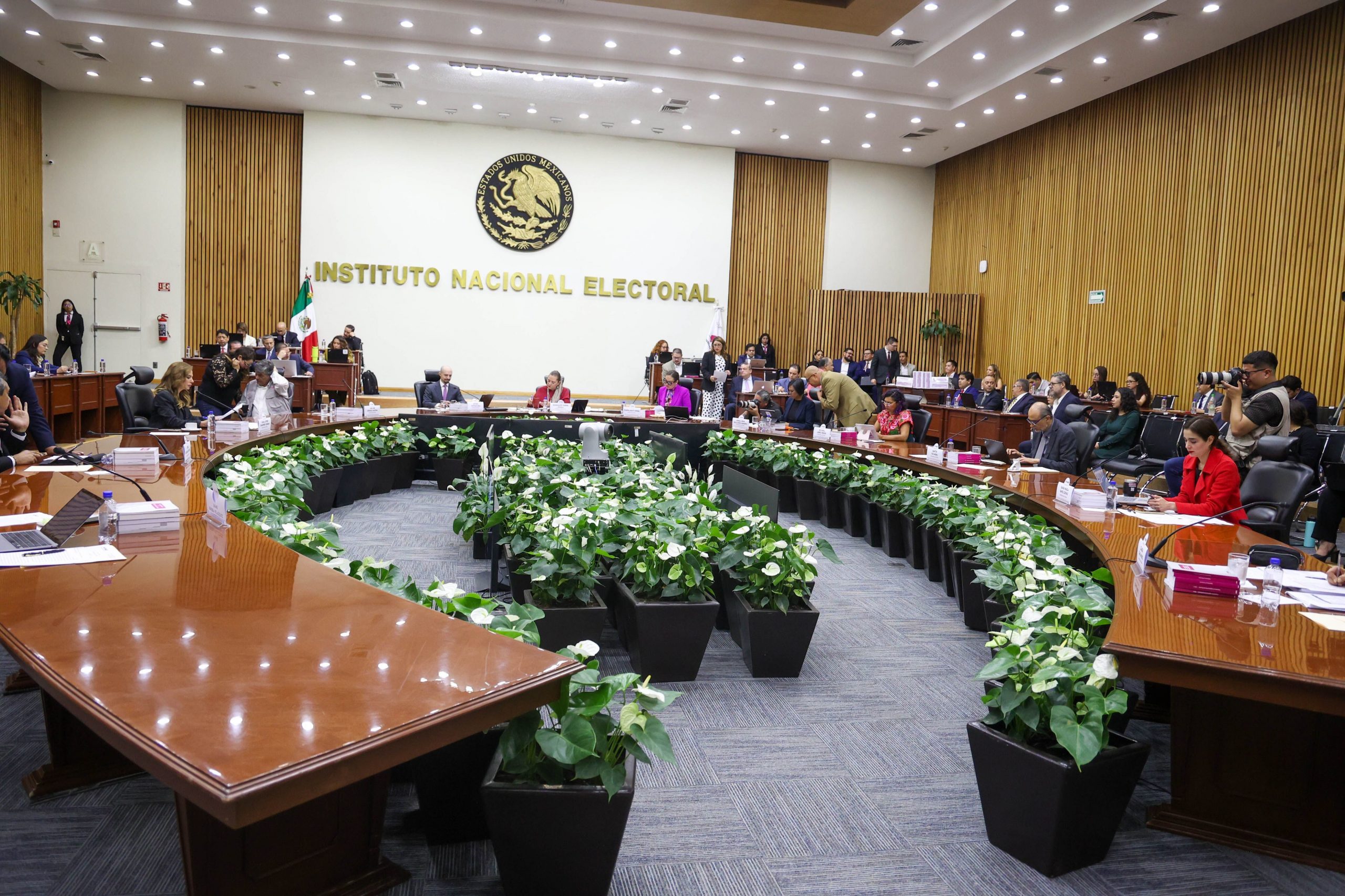 “INE Ratifica Elección de Ministros de la SCJN” "INE Ratifica Elección de Ministros de la SCJN"