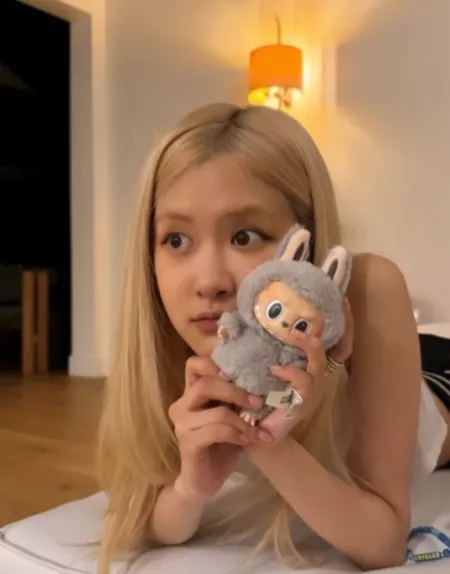 “Labubu: El Fenómeno Viral que Revoluciona el Mercado” "Labubu: El Fenómeno Viral que Revoluciona el Mercado"