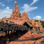 “Montaña Rusa de Disney: La Solución Inesperada para Cálculos Renales” "Montaña Rusa de Disney: La Solución Inesperada para Cálculos Renales"