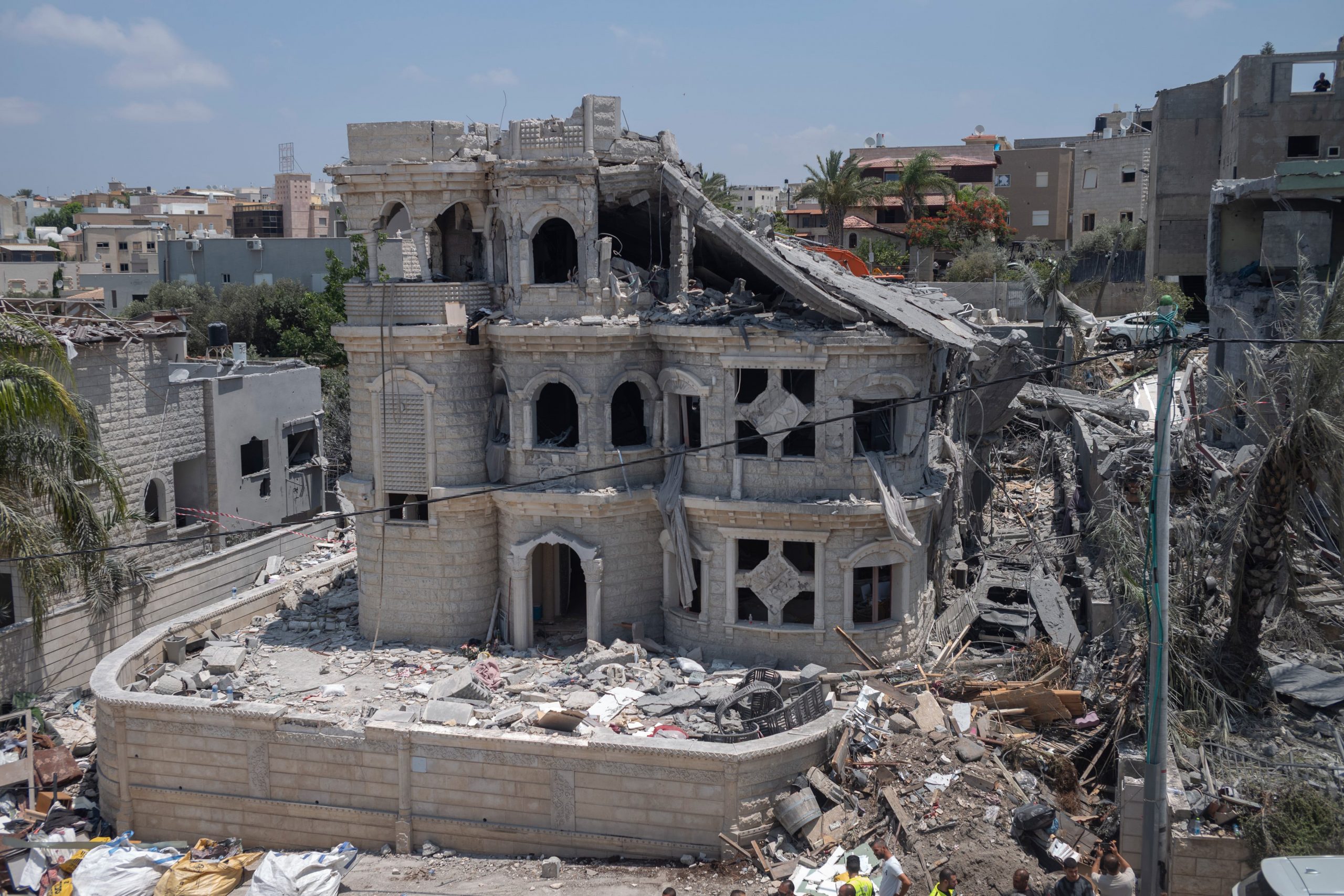 “Tensiones Geopolíticas Elevan Precios del Petróleo y Afectan Mercados” "Tensiones Geopolíticas Elevan Precios del Petróleo y Afectan Mercados"