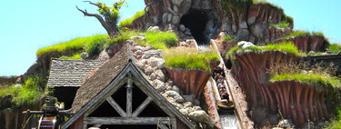 Tragedia en Disneyland: El Trágico Final de dos Hermanos en una Atracción Clandestina Tragedia en Disneyland: El Trágico Final de dos Hermanos en una Atracción Clandestina