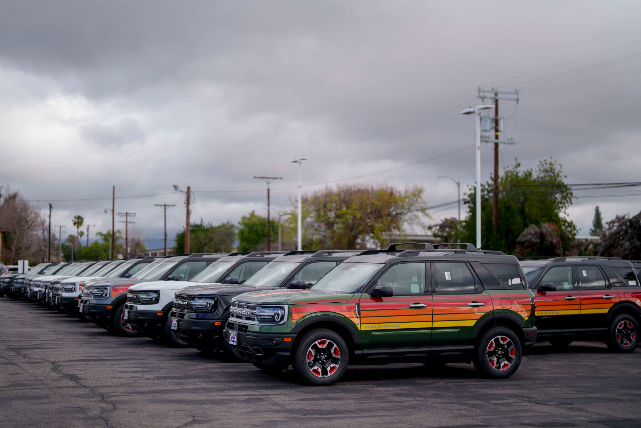 Trump Propone Aumentar Aranceles para Impulsar Producción Automotriz en EE. UU. Trump Propone Aumentar Aranceles para Impulsar Producción Automotriz en EE. UU.