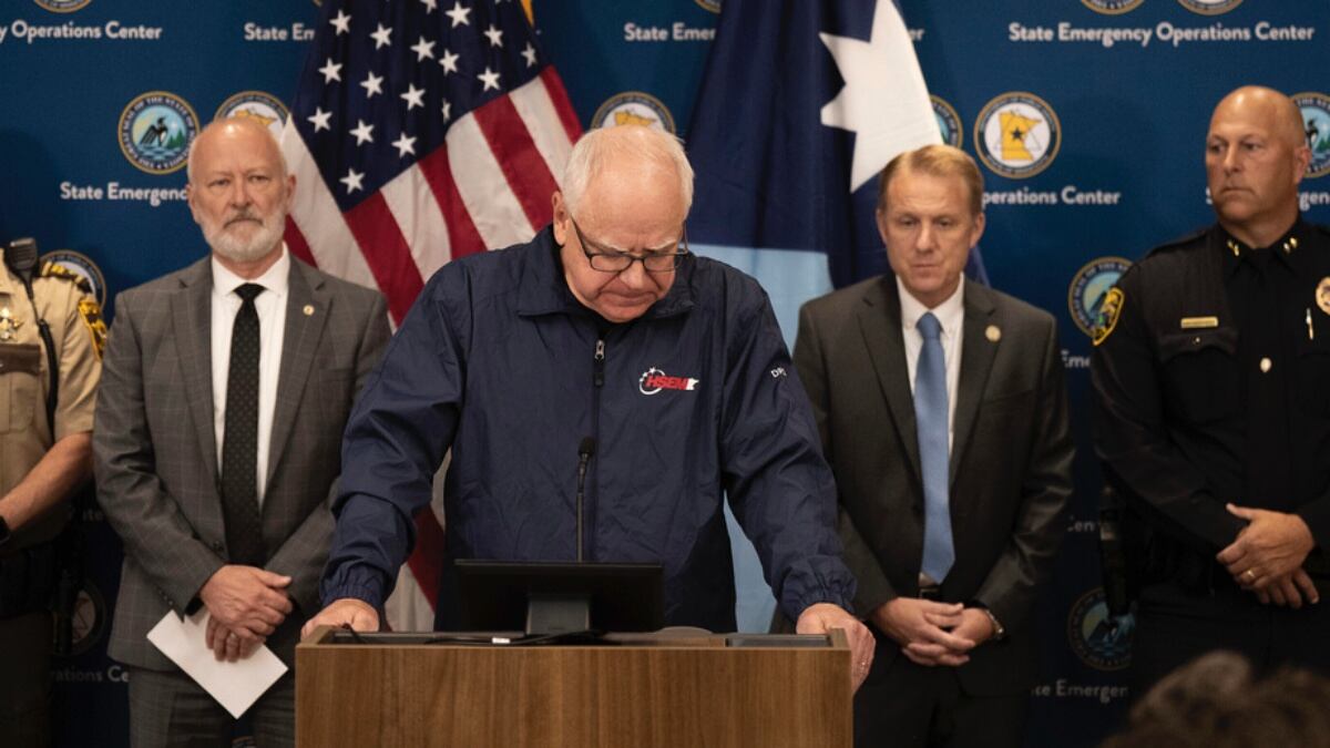 “Violencia Política en Minnesota: Cacería Humana Tras Asesinato de Legisladores” "Violencia Política en Minnesota: Cacería Humana Tras Asesinato de Legisladores"