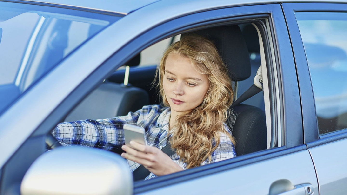 Adolescentes al Volante: Entretenimiento Antes que Seguridad Adolescentes al Volante: Entretenimiento Antes que Seguridad