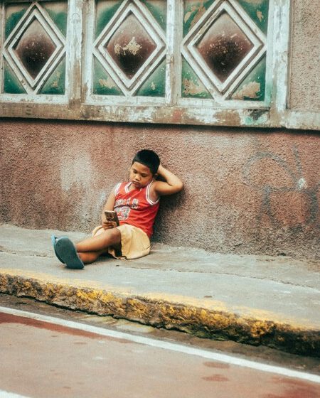 Adolescentes Mexicanos y la IA: Riesgos de las Relaciones Virtuales Adolescentes Mexicanos y la IA: Riesgos de las Relaciones Virtuales