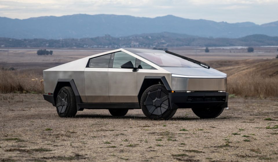 Fracaso del Tesla Cybertruck: Ventas Bajísimas y Problemas Persistentes Fracaso del Tesla Cybertruck: Ventas Bajísimas y Problemas Persistentes