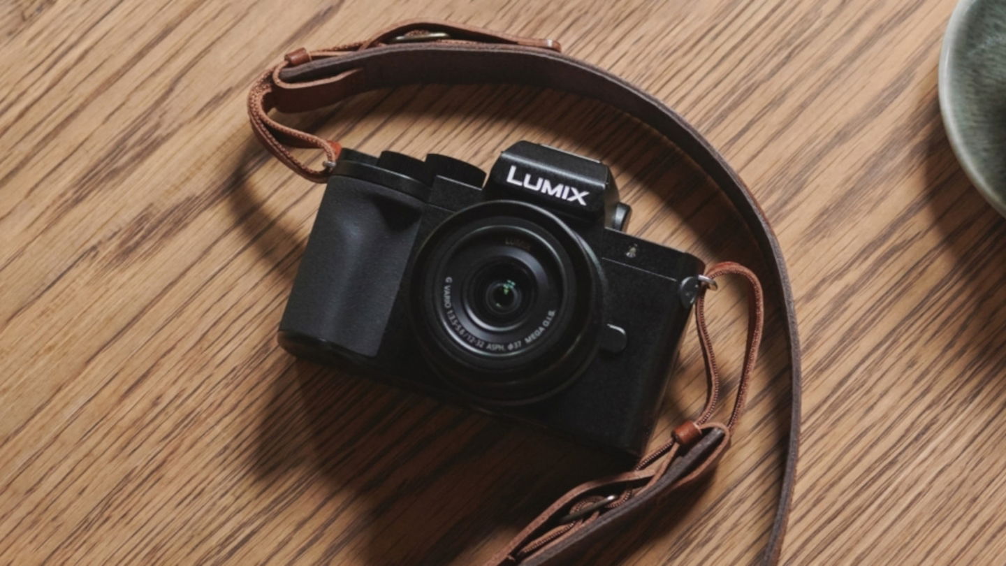 Panasonic Lumix DC-G100DK: Compacta y Potente para Fotógrafos Entusiastas