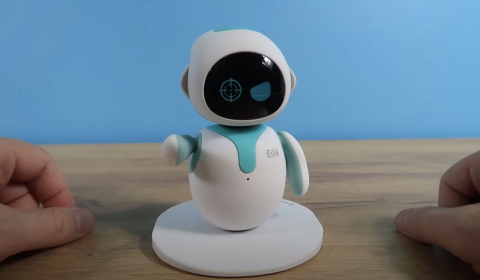 Robot interactivo para entretener a los niños en casa Robot interactivo para entretener a los niños en casa