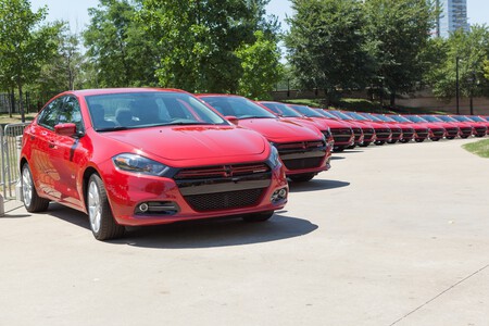 Stellantis Investiga Fallas en el Dodge Dart, 10 Años Después de su Desaparición Stellantis Investiga Fallas en el Dodge Dart, 10 Años Después de su Desaparición